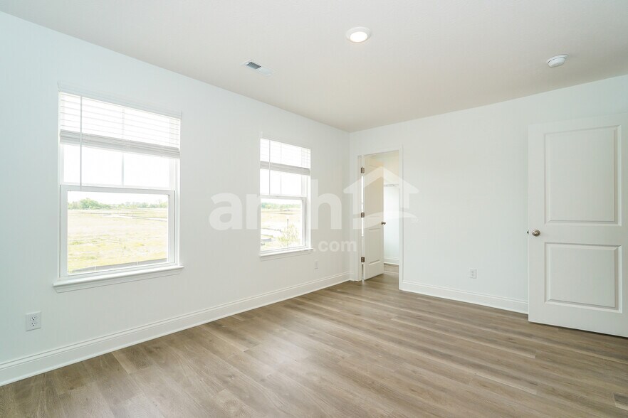 Building Photo - 1085 Broyles Xing