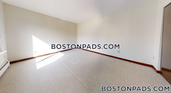 Building Photo - 378 Sunderland Rd