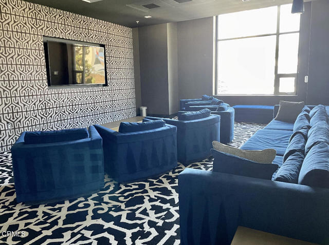 Building Photo - 1050 S Grand Ave