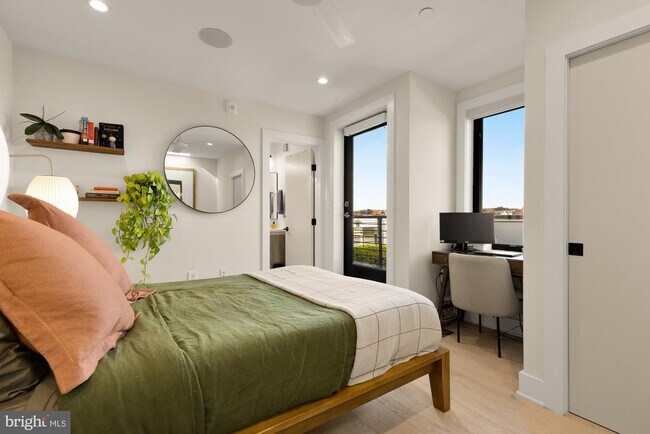 Building Photo - 3933 14th St NW