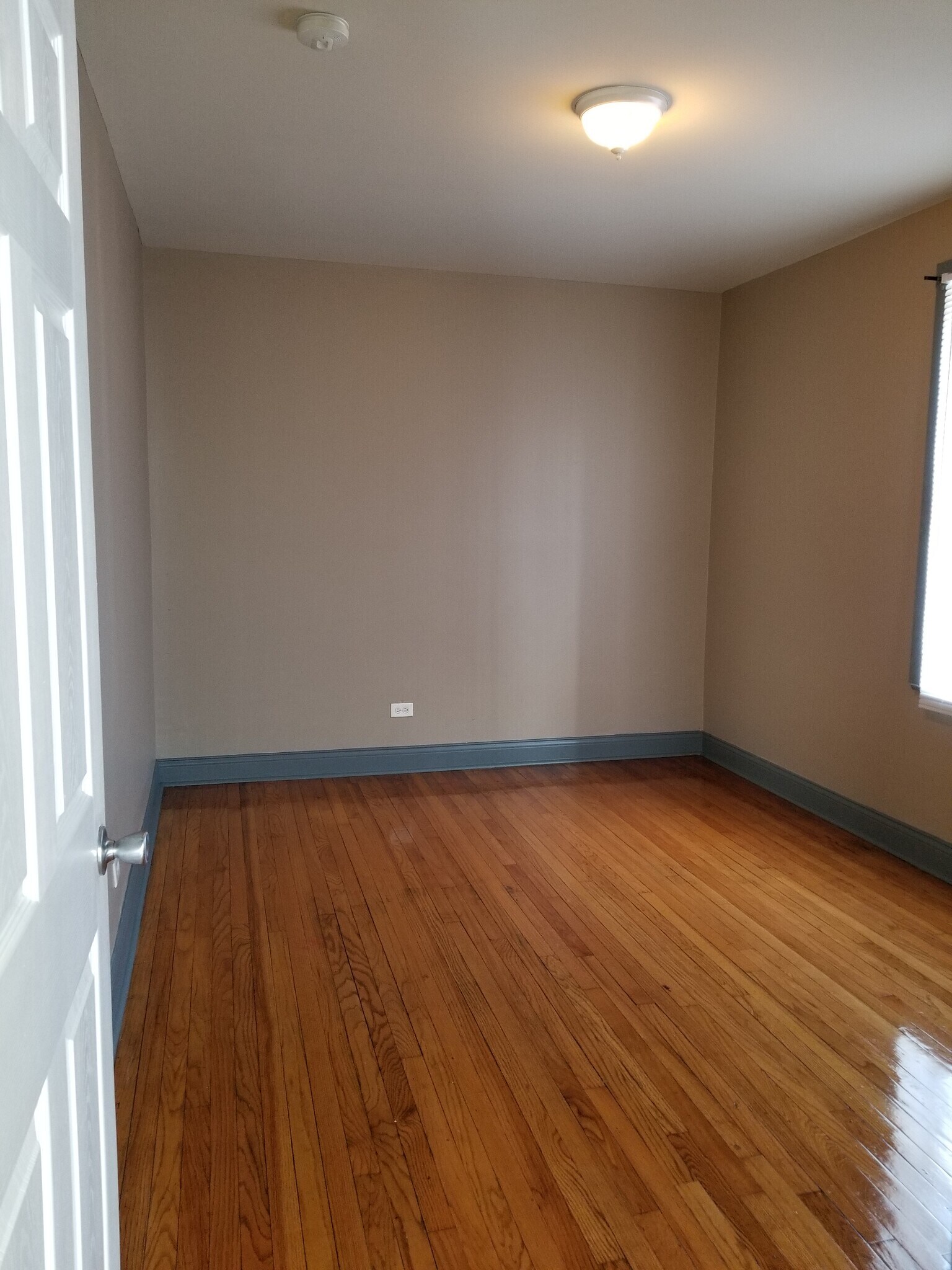 Building Photo - 4914 W 18th St