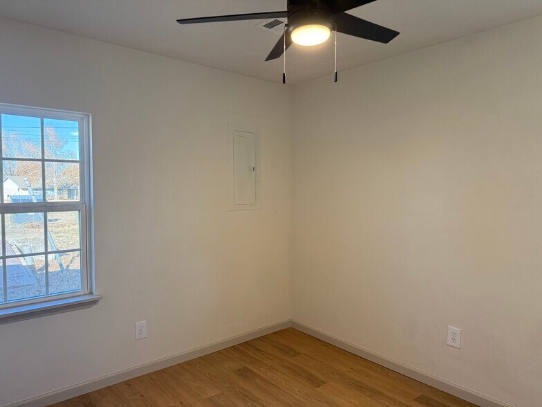 Building Photo - 1115 Asalee St