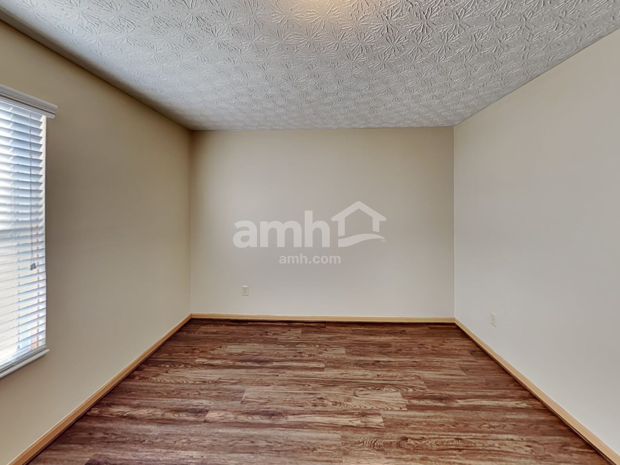 Building Photo - 5823 Coldcreek Dr