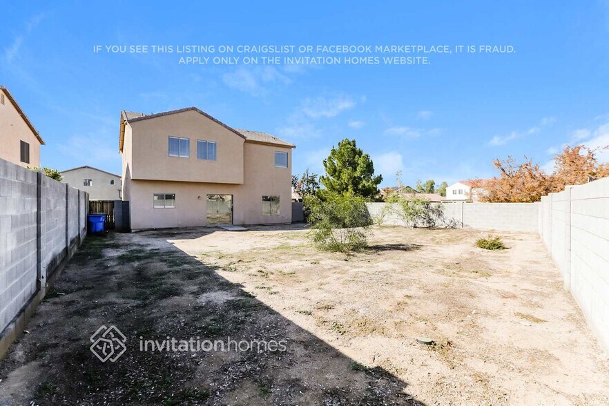 Building Photo - 6227 S 16th Dr