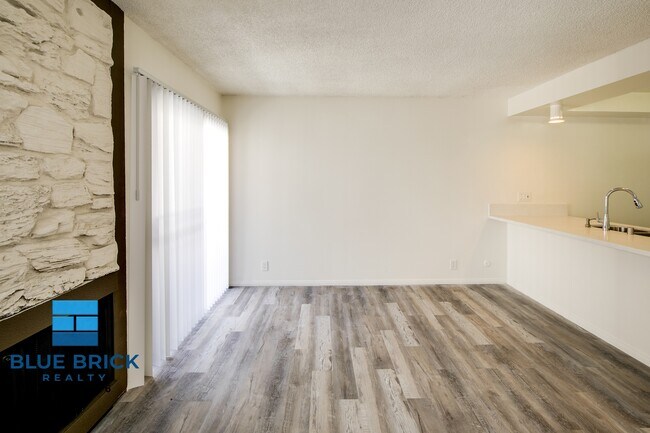 Building Photo - 451 S Harvard Blvd