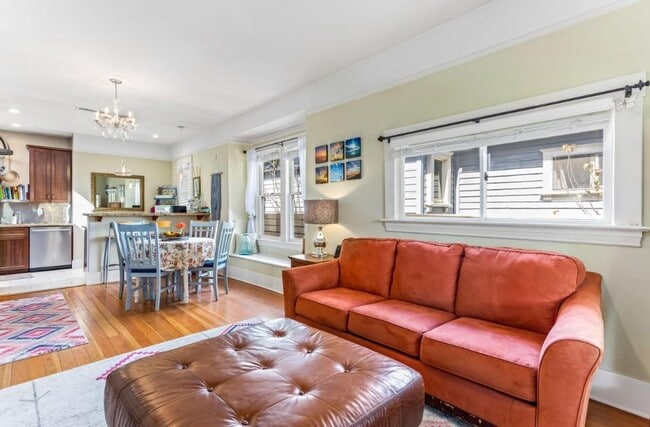 Building Photo - Elegant 2 bedroom 2 bath