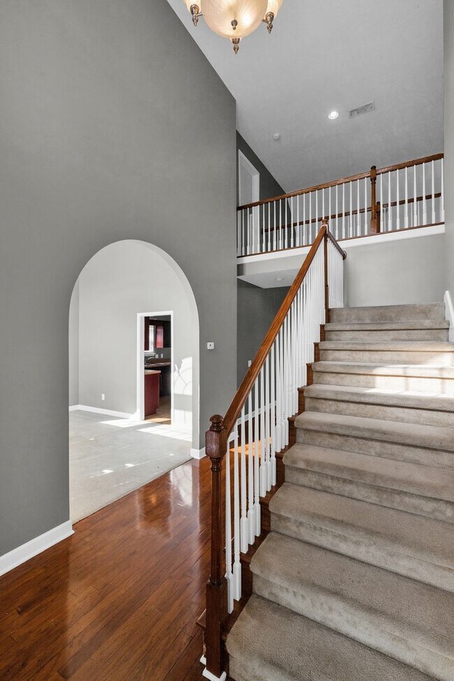 Building Photo - HUGE HOME IN CAIN RIDGE AT AN AMAZING PRIC...