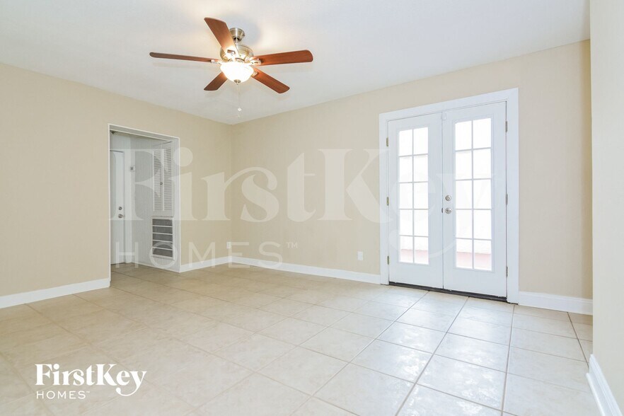 Building Photo - 8006 La Serena Dr