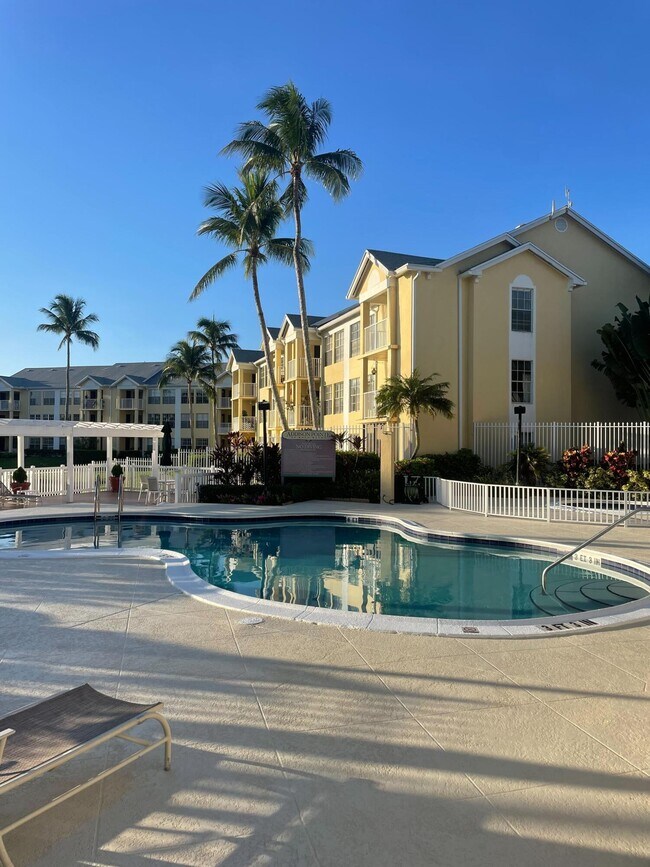 Building Photo - 6300 La Costa Dr