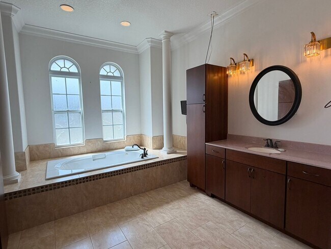 Building Photo - 2006 Pirie Pl