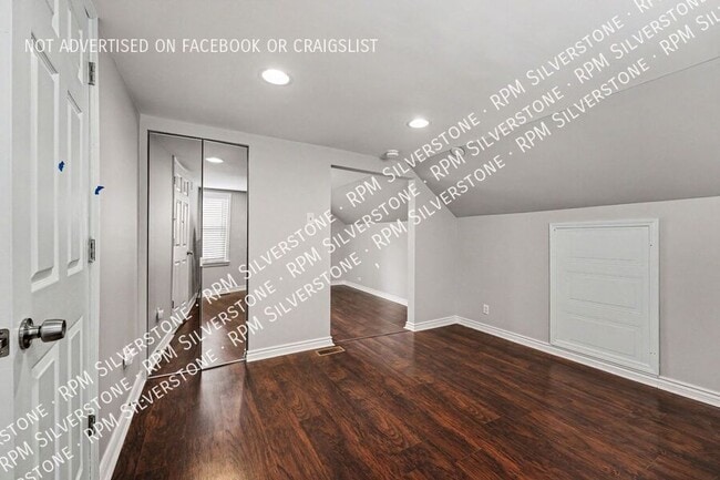 Building Photo - 1403 N Altadena Ave