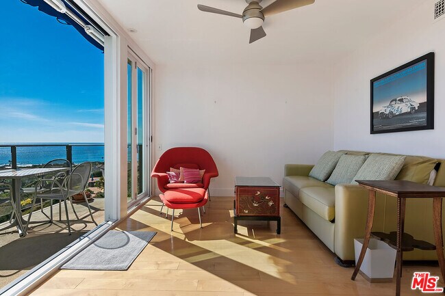 Building Photo - 6240 Tapia Dr