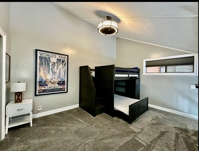 Building Photo - Stylish 2-Bed + Loft Mountain Condo in San...
