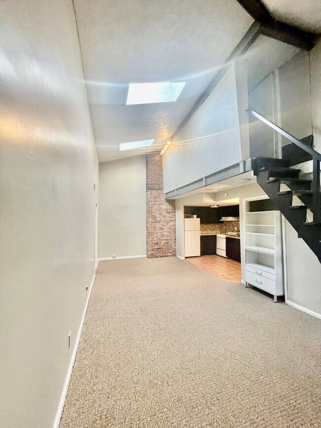 Building Photo - 332 Lehigh Avenue (Full Service)