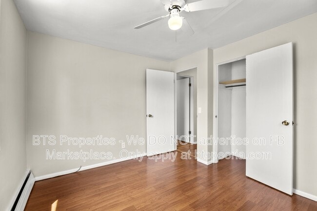 Building Photo - 305 N Pleasant View St