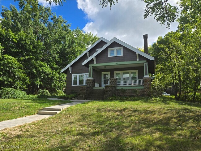 Building Photo - 2728 Euclid Heights Blvd