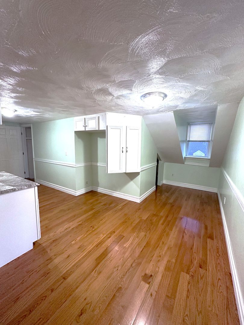 Building Photo - 1-7 Old Mendon Street