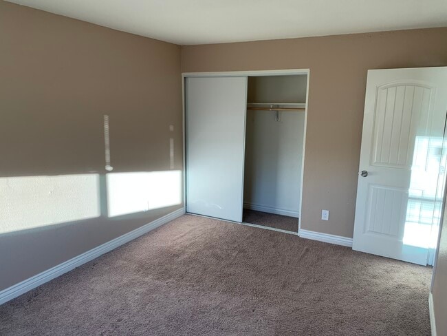 Building Photo - 4645 E Wood St