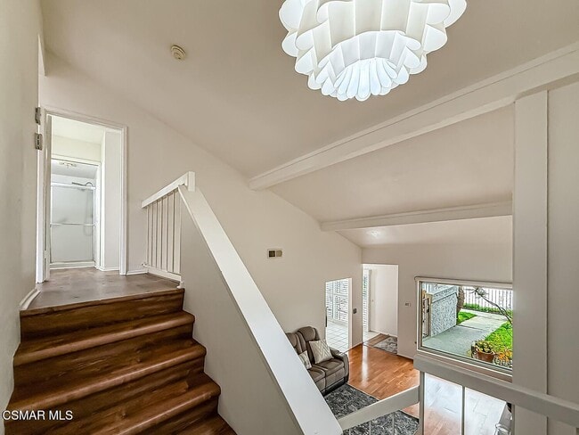 Building Photo - 560 Chapala Dr