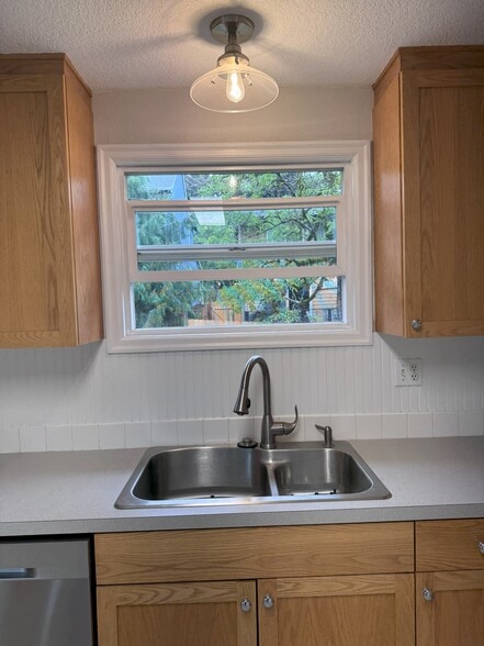 Kitchen Sink - 4509 SW Taylors Ferry Rd