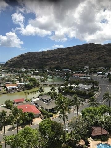 Building Photo - 501 Hahaione St