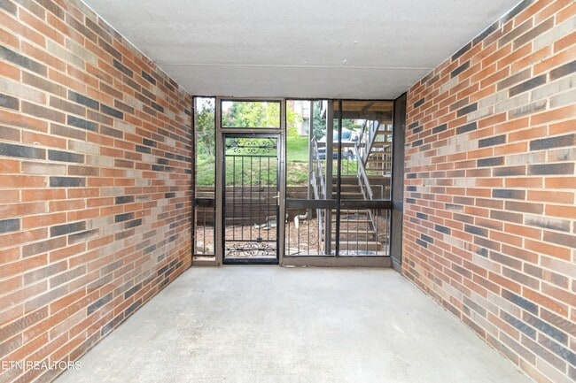 Building Photo - 454 Berlin Dr