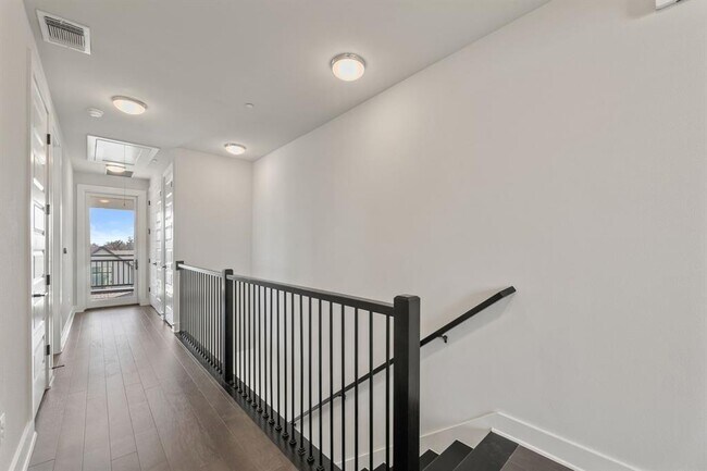 Building Photo - 4021 Manifest Ln