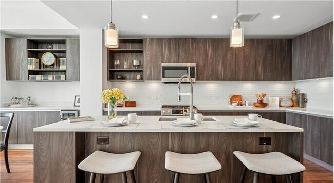 Building Photo - 3410 Yoakum Blvd