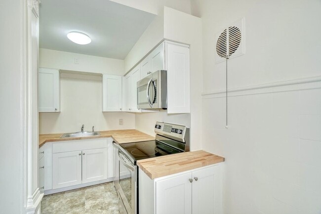 Building Photo - 987 East Ave