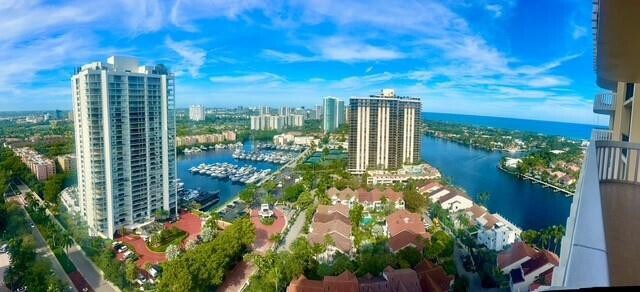 Building Photo - 19355 Turnberry Way