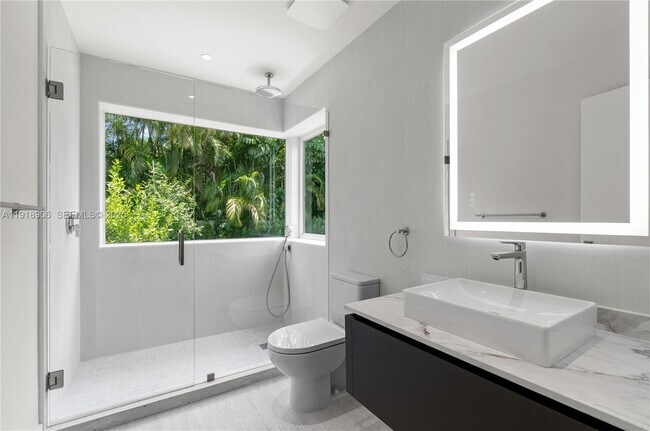 Building Photo - 45 NE 104th St