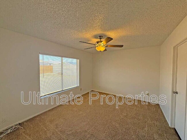 Building Photo - 9538 W Echo Ln