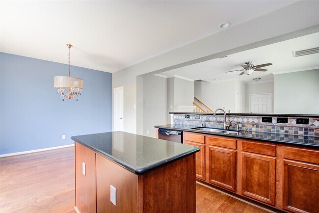 Building Photo - 16110 Limestone Lake Dr