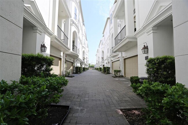 Building Photo - 3216 McKinney St