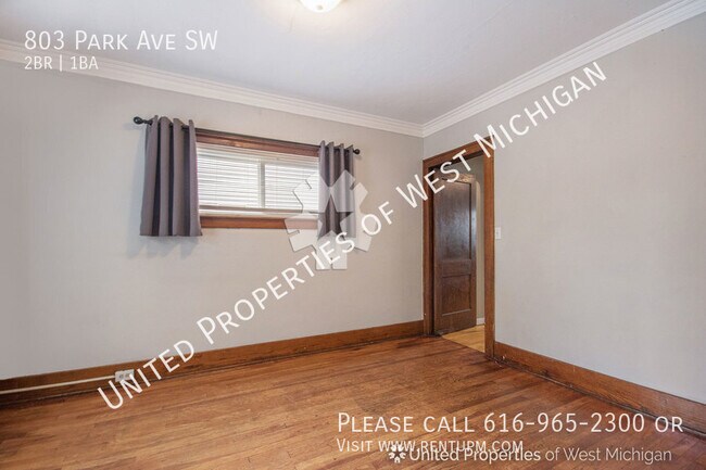 Building Photo - 803 Park St SW