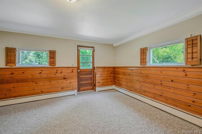 Building Photo - 33 Chestnut St