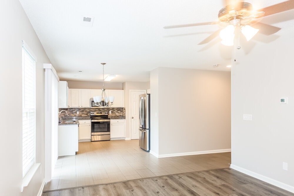 Building Photo - 922 Grassy Patch Ln