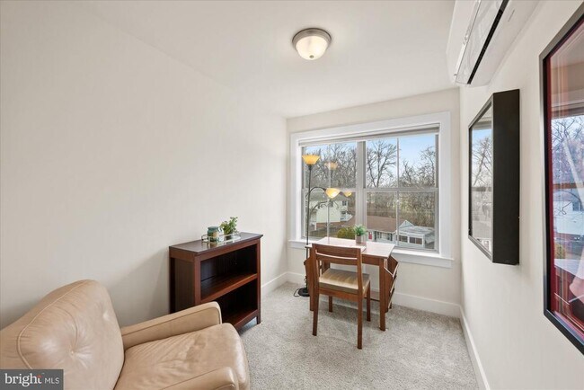 Building Photo - 2236 S Glebe Rd