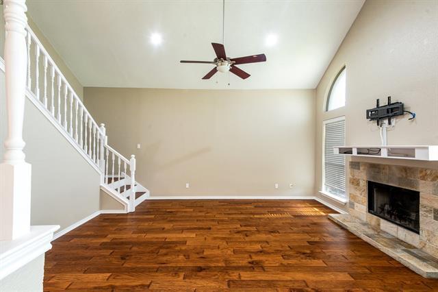 Building Photo - 2221 Meadowstone Dr