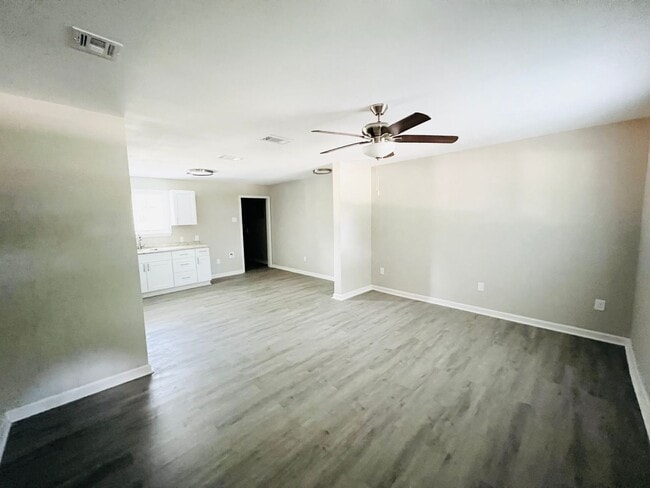 Building Photo - 7440 Bomer Dr