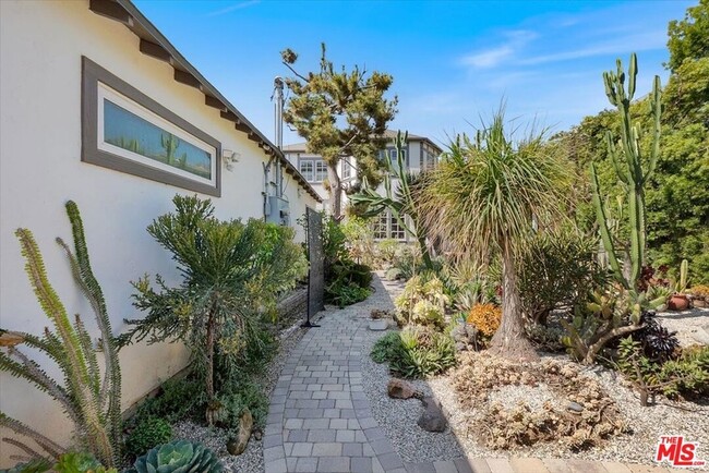 Building Photo - 2401 21st St