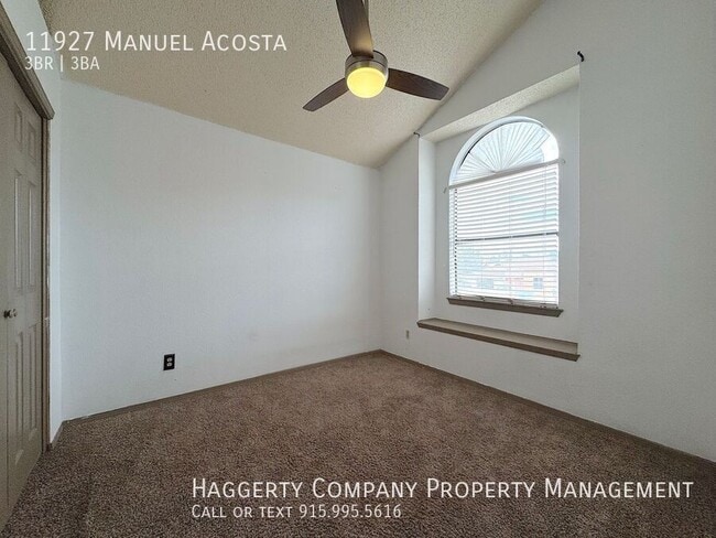 Building Photo - 11927 Manuel Acosta Dr
