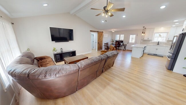 Building Photo - 56 Ken Helmly Ct