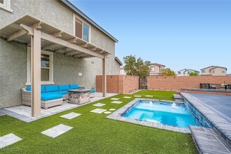 Building Photo - 1009 Bluebell Brook St