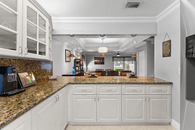 Building Photo - 9119 Limetree Ln