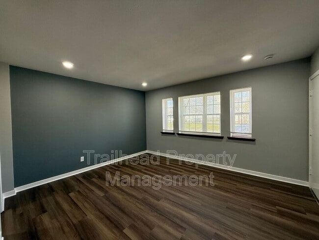 Building Photo - 6405 Brookside Rd