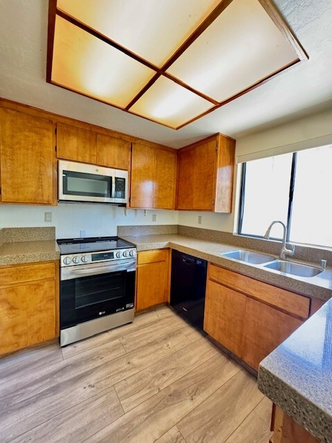 Building Photo - 361 Pantano Cir