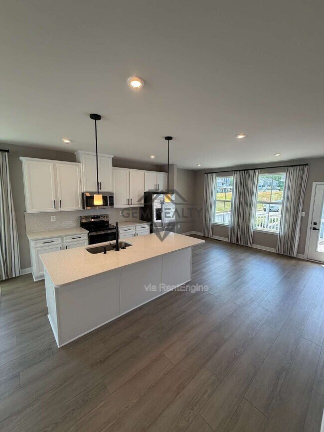 Building Photo - 8700 Stevenson Ln
