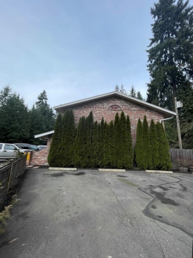 Primary Photo - 2Bd/1.5Ba Lynnwood Townhouse
