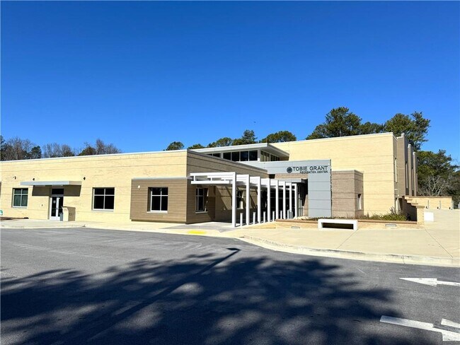Building Photo - 3311 Park Pointe Cir